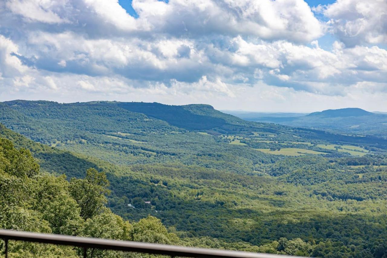 Canyon View Treehouse- Relaxing Getaway In Jasper With An Amazing View מראה חיצוני תמונה